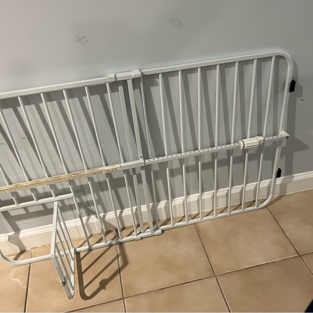 Gate - Picture 3 of 3